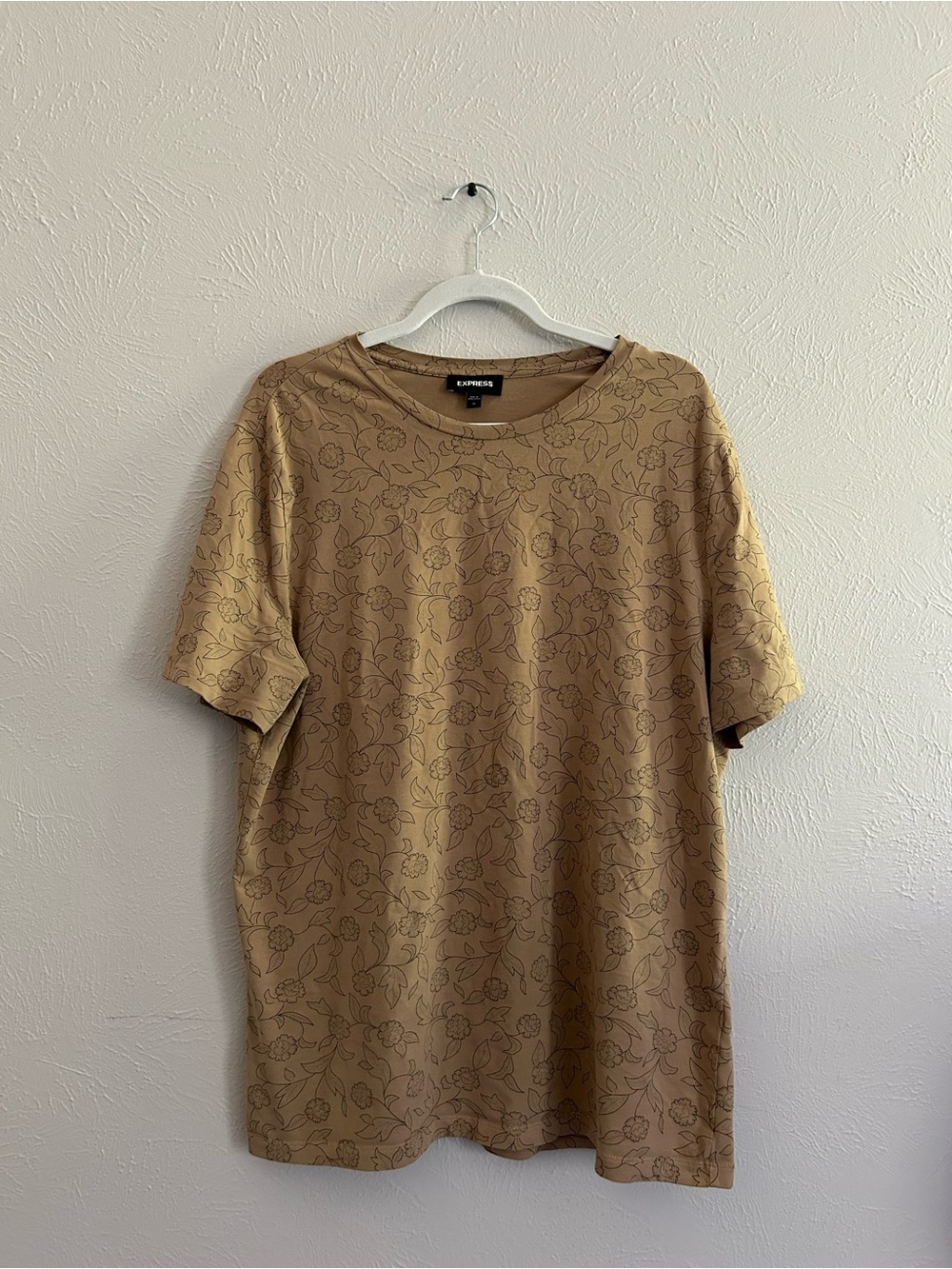 Express Men's Tan Floral-Print Crewneck Tee